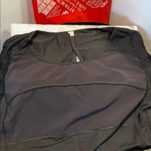Lululemon top